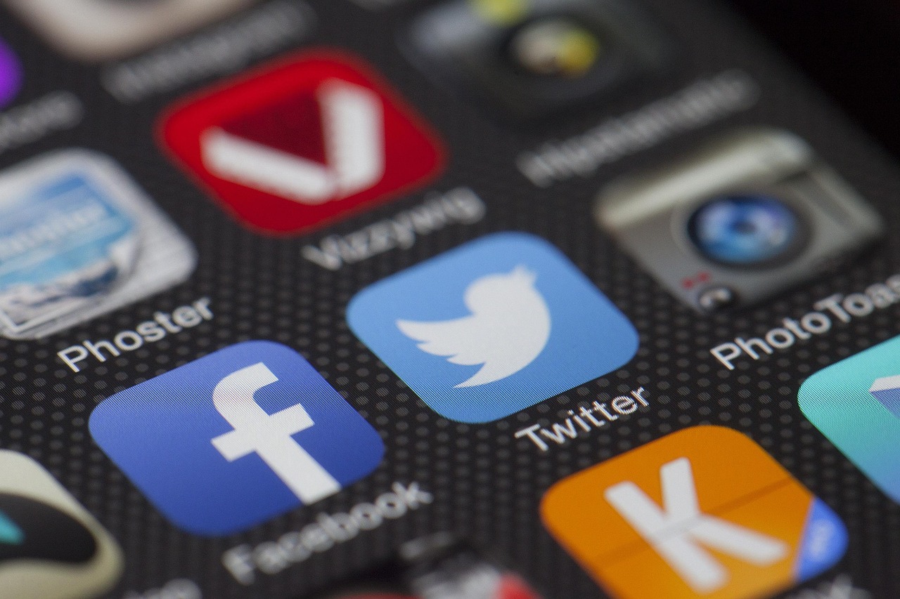 entdecken sie die welt des networking: knüpfen sie wertvolle kontakte, erweitern sie ihr berufliches netzwerk und profitieren sie von neuen möglichkeiten. lernen sie die besten strategien und techniken für erfolgreiches networking kennen.