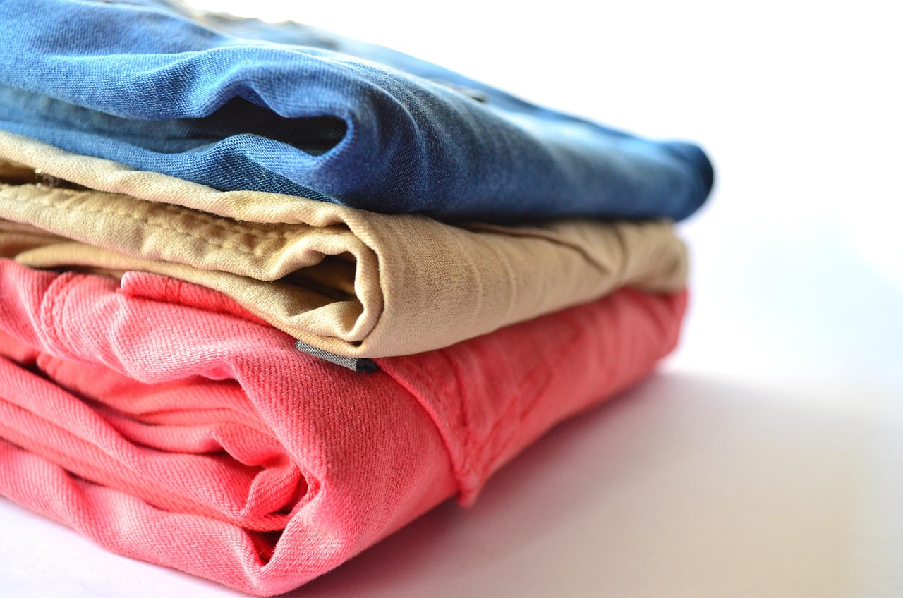 entdecken sie effektive tipps zur kleiderschrankorganisation, um platz zu sparen und ihre garderobe optimal zu nutzen. erfahren sie, wie sie kleidung, accessoires und schuhe effizient sortieren und aufbewahren können, damit sie immer den überblick behalten.