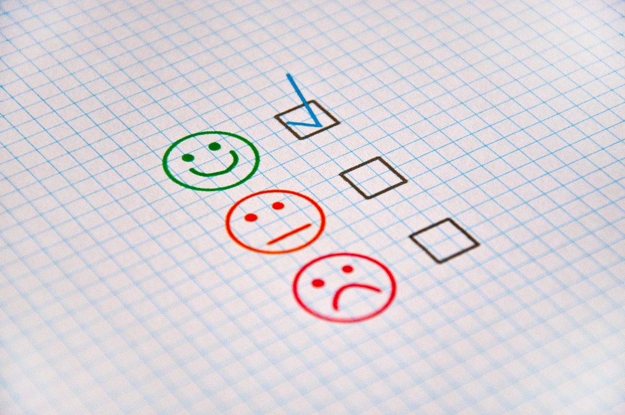 entdecken sie, wie gefälschte bewertungen ihren online-ruf beeinflussen können. lernen sie methoden zur erkennung und vermeidung von fake reviews, um vertrauenswürdige entscheidungen zu treffen.